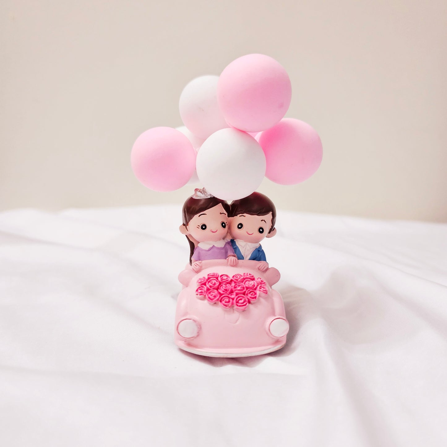 The Flair Store™ Valentine Gift for Girlfriend Boyfriend-Romantic Couple Miniature Statue with Balloons on a Car Decorative Showpiece Gift for Him Her Anniversary Wedding