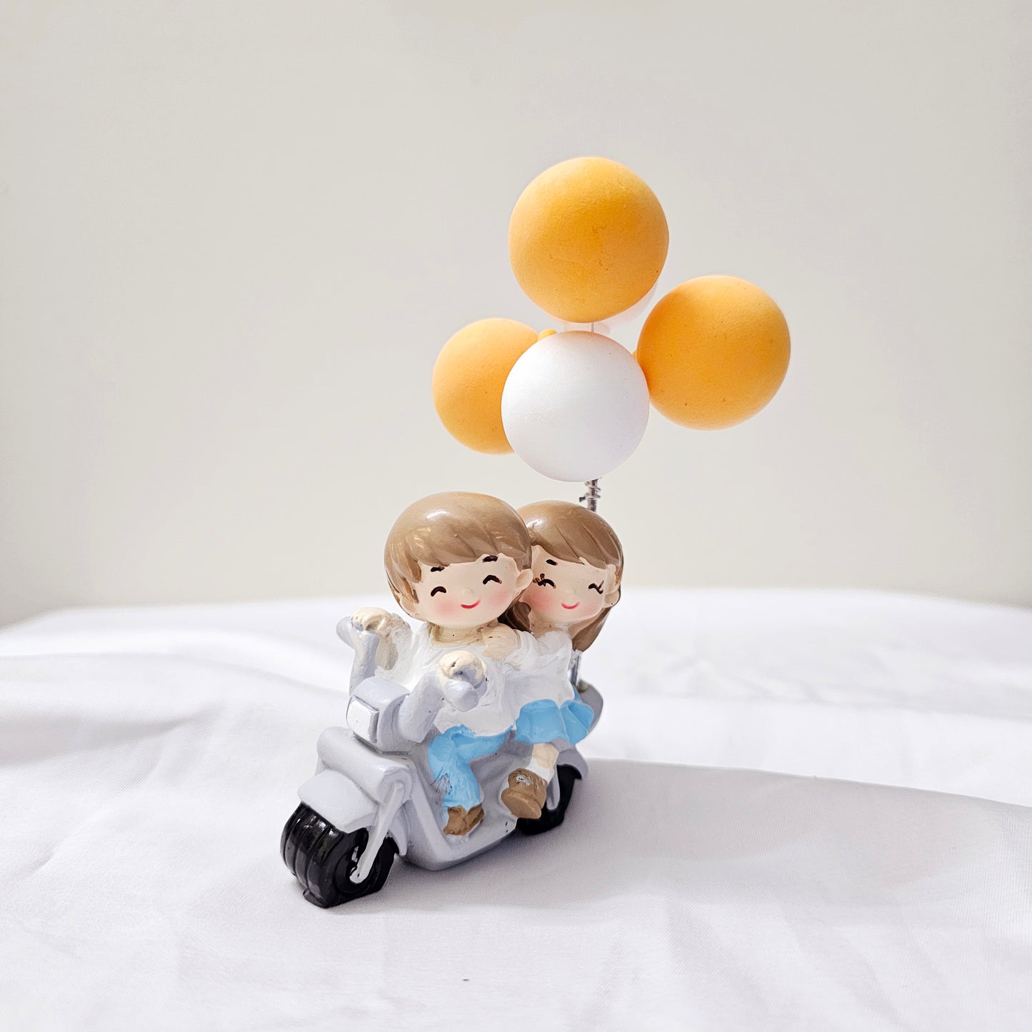The Flair Store™ Romantic Couple Miniature Statue with Balloons on a Motor Bike Decorative Showpiece- Gift for Girlfriend Boyfriend Wife Husband Him Her Anniversary Wedding Birthday Valentine