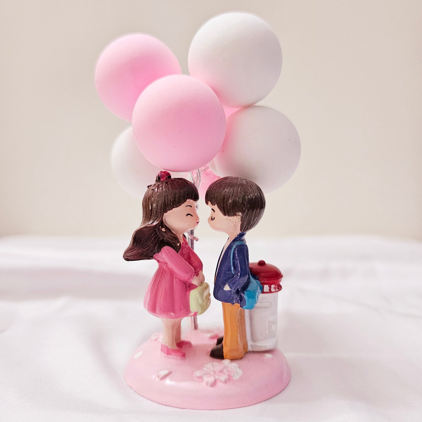 The Flair Store™ The Flair Store™ Romantic Couple Miniature Statue with Balloons Decorative Showpiece- Gift for Girlfriend Boyfriend Wife Husband Him Her Anniversary Wedding Birthday Valentine (Pink)